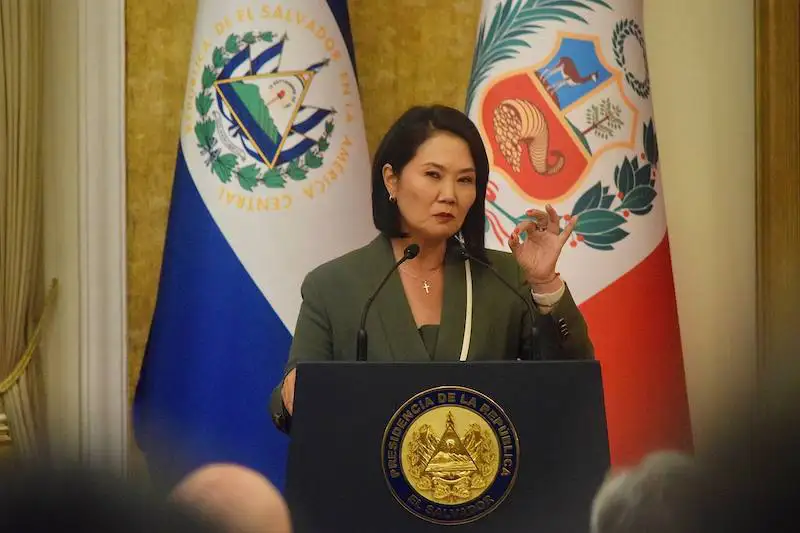 Fujimori destaca la “cero comunicación” en el CECOT y anuncia replicará el Plan Cero Ocio