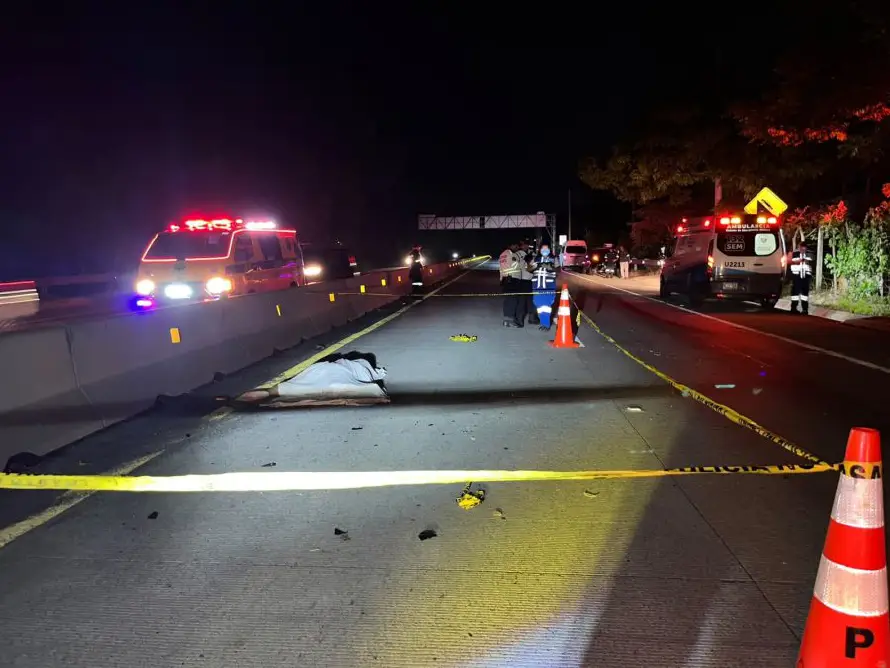 Mujer muere tras ser atropellada en carretera al Puerto de La Libertad
