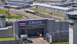 Costa Rica inaugura megacárcel inspirada en modelo salvadoreño