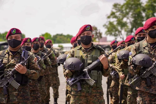 Bukele reafirma apoyo a Haití y coordinación para rescatar militares salvadoreños