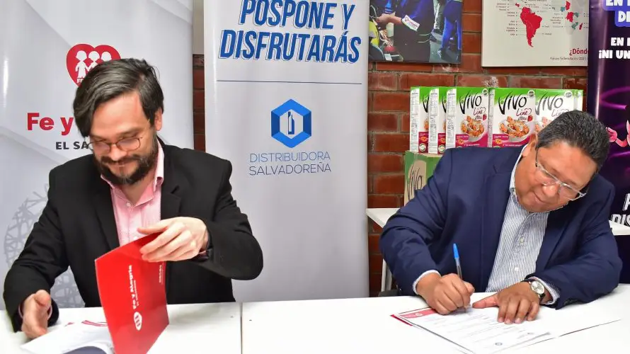 Firman alianza para prevenir consumo de alcohol en menores