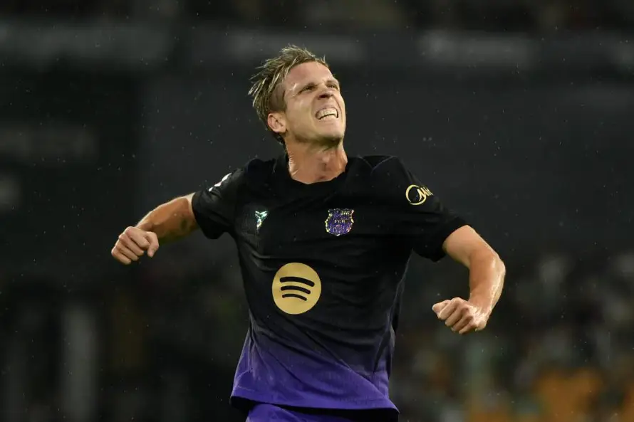 Dani Olmo, centrocampista del Barcelona, estará un mes de baja por una lesión en el aductor