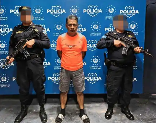 Detienen a un hombre en Mejicanos por usar una motocicleta hurtada