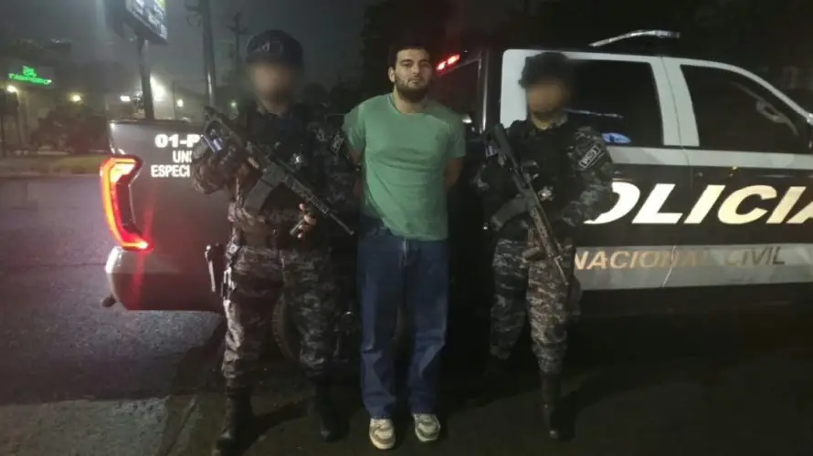 PNC detiene a un hombre señalado de atropellar a otro en carretera al Puerto de La Libertad
