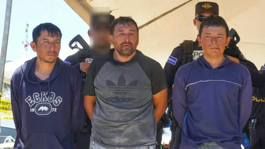 Dan hasta 21 años de prisión a tres mexicanos y cuatro ecuatorianos por tráfico de armas y drogas