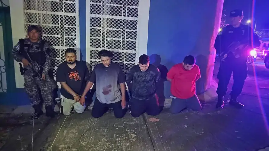 Detienen a cinco por intentar atropellar a policías en un procedimiento antinarcótico