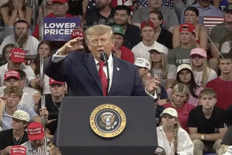 Trump revive polémico video que lo presenta como un mesías antes de elecciones legislativas