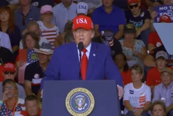 Trump elogia trabajo de Bukele contra las pandillas