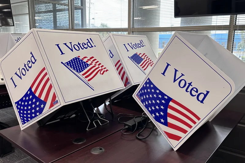 Encuestas perfilan ventaja demócrata en elecciones legislativas de noviembre en Estados Unidos