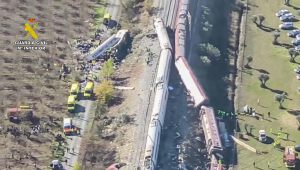 Al menos 64 fallecidos en el accidente de tren en España, según autoridades locales