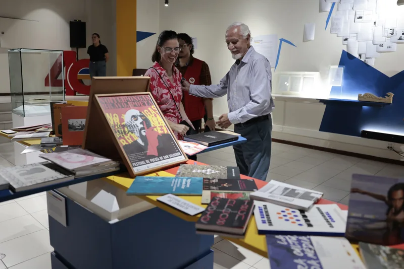 Exposición celebra 40 años de cooperación española en El Salvador