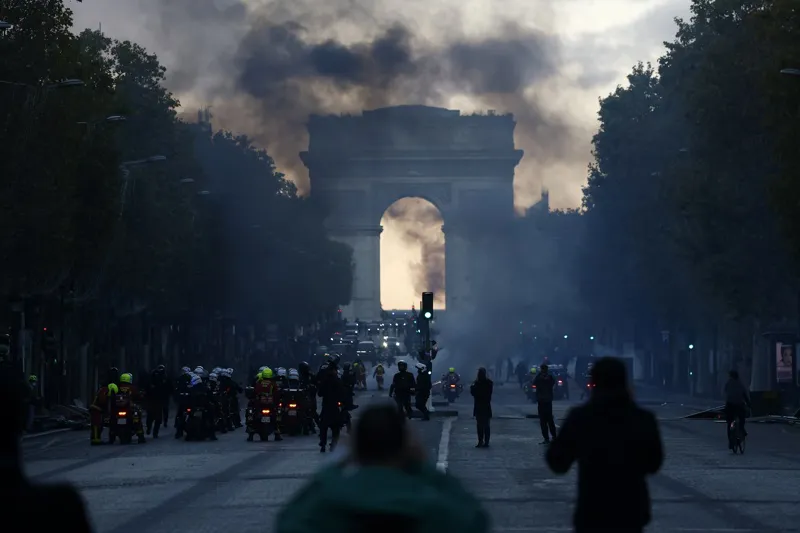 Más de medio millón de franceses protestan contra el Gobierno