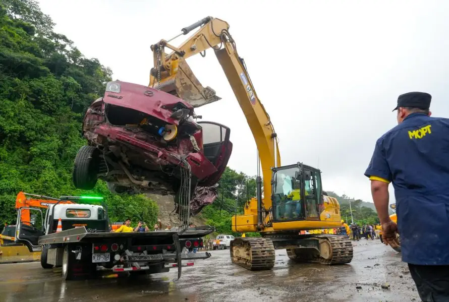Suben a cinco los fallecidos y 27 lesionados en el accidente en Los Chorros