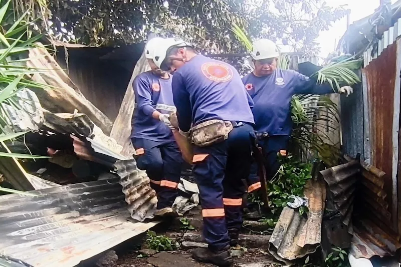 Adulto mayor muere en incendio en viviendas en San Salvador