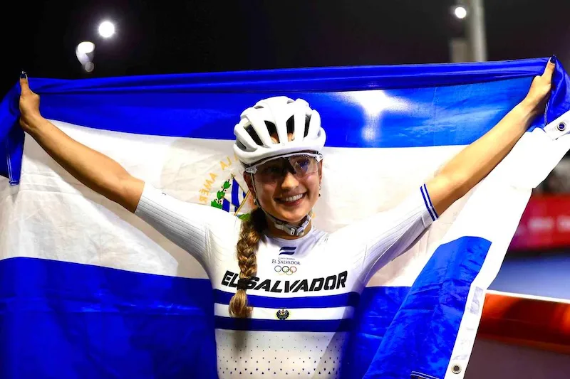 La patinadora salvadoreña Ivonne Nóchez conquista su quinto título mundial en Paraguay