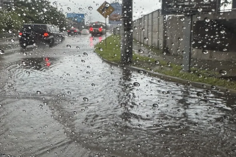 Pronostican lluvias y tormentas este domingo en El Salvador