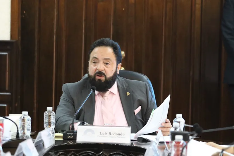Ordenan captura de expresidente del congreso hondureño