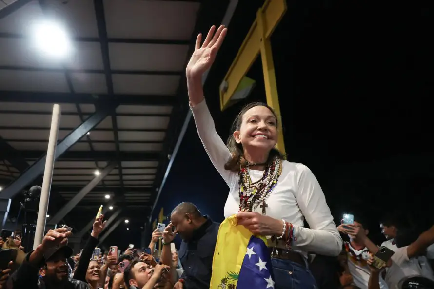 Delcy Rodríguez dice que Machado pudo evitar hacer un "show" en su vuelta a Venezuela