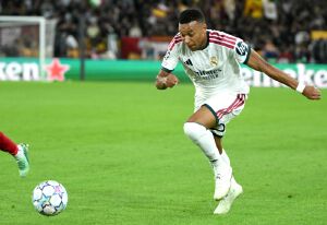 Real Madrid remonta ante Roma con tres goles agónicos