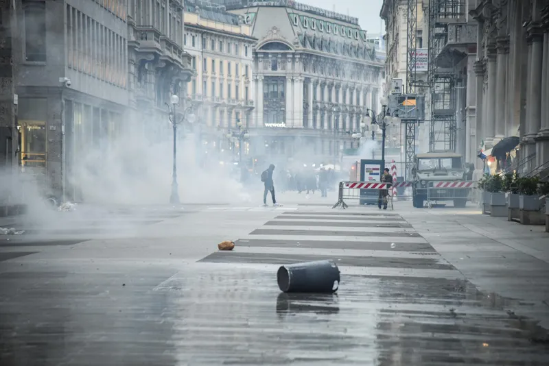 Protestas en Italia: Más de 200 detenidos tras disturbios en Milán