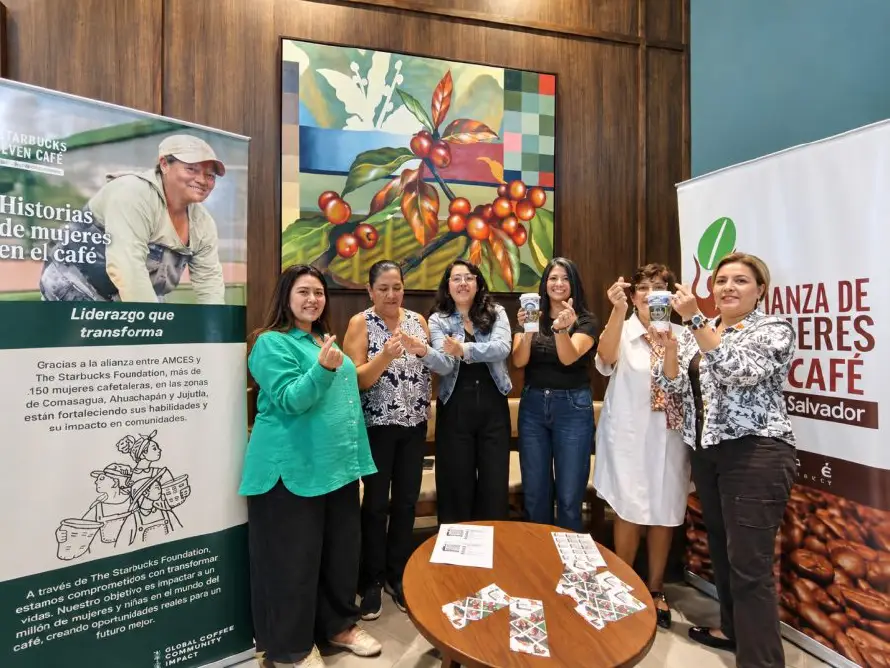 Starbucks El Salvador lanza la campaña «Me latte ayudar» para apoyar a comunidades cafetaleras