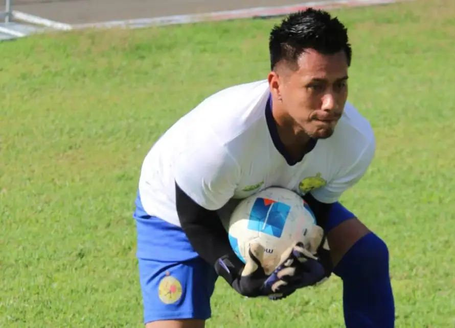 Fesfut pide ampliar informe arbitral por supuestos gestos obscenos del portero de Platense