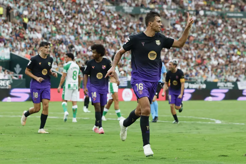 Barcelona golea 5-2 al Betis y mantiene invicto perfecto