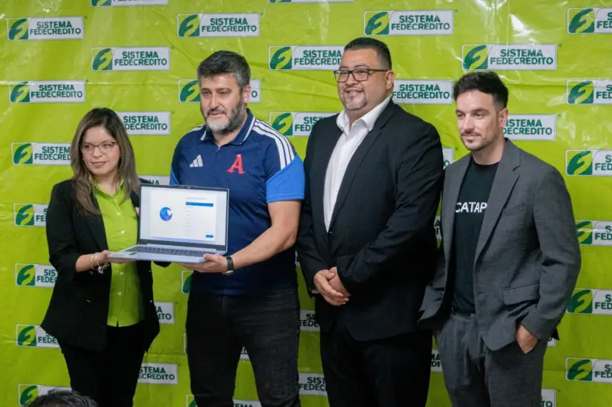 El Sistema Fedecrédito equipa con tecnología a los 12 clubes de la Copa Sistema Fedecrédito para elevar el rendimiento juvenil