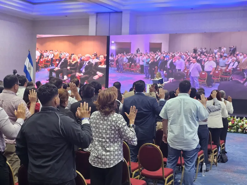 TSE juramenta a miembros de la JELVEX, clave en escrutinio de votos de salvadoreños en el extranjero en 2027