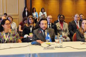 Félix Ulloa presenta en Argentina ensayo sobre "revolución pasiva" en El Salvador y participa en XV Reunión con OEI