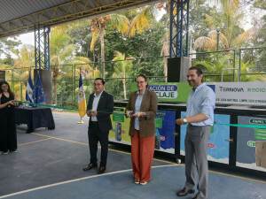Unión Europea y Ternova buscan recolectar más de 800 kilogramos de material con su nueva estación de reciclaje