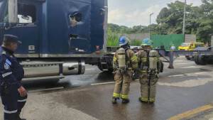 Otra volqueta sufre accidente y se le desprende el remolque en Ciudad Delgado