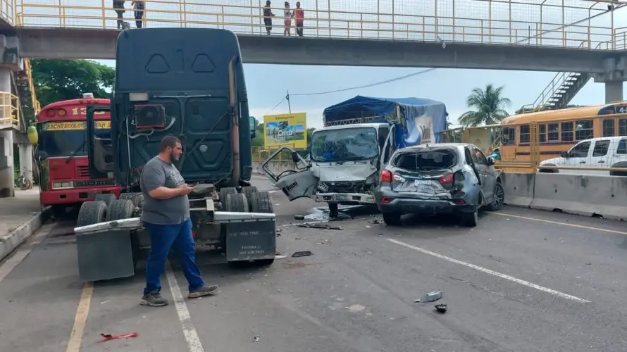 Otro accidente donde una rastra está involucrada deja al menos tres lesionados en Zacatecoluca