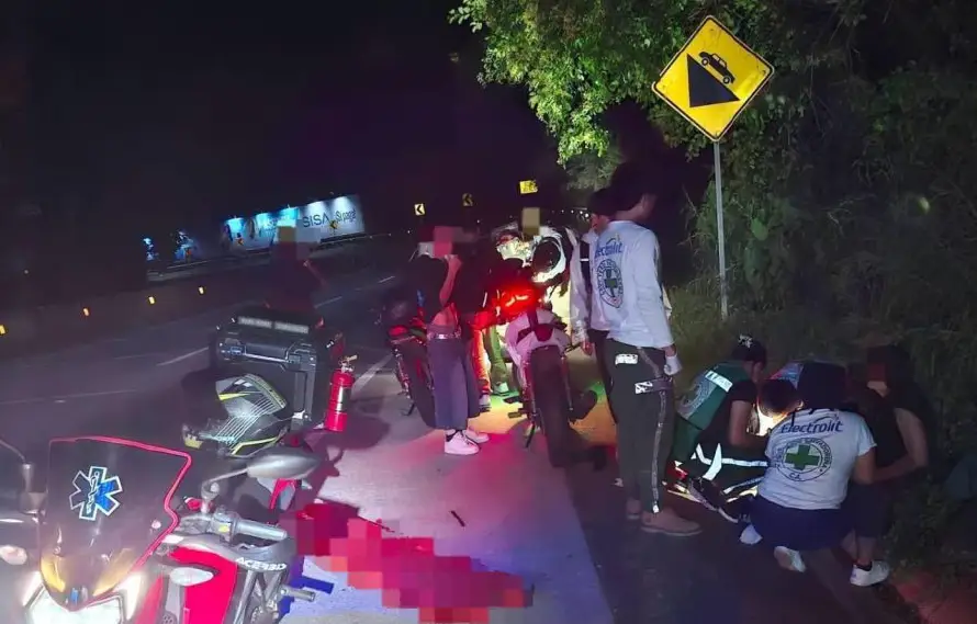 Tres motociclistas lesionados tras perder control en la carretera al Puerto de La Libertad