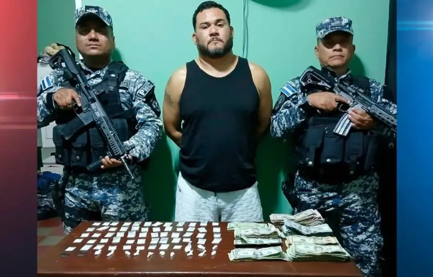 Capturan a hombre con cocaína y dinero en efectivo en Cojutepeque