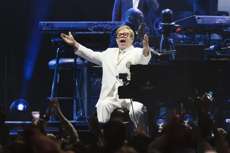 Elton John sella en la memoria de miles de mexicanos su último despegue como 'Rocket Man'