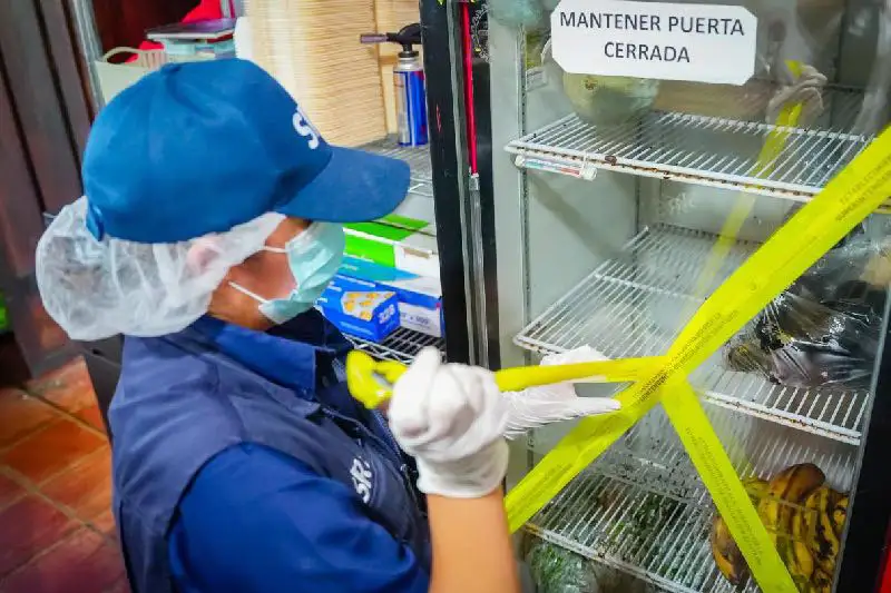 Autorizan reapertura de comercio en Suchitoto tras subsanar observaciones sanitarias