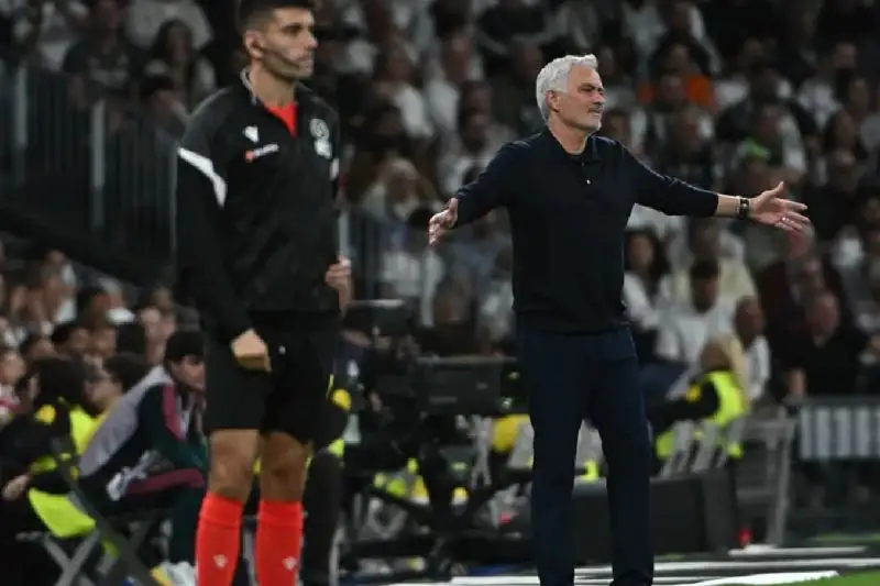 El audio del VAR: "Según observamos, Vinicius tira del pelo al jugador del Villarreal"