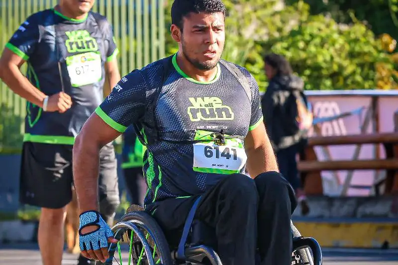 Más de 15,000 personas participan en carrera We All Run organizada