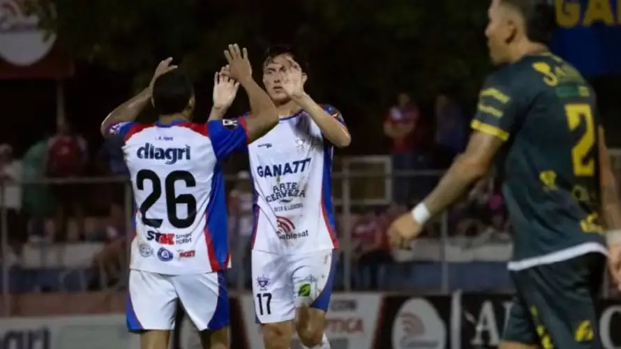 Firpo vence 2-0 al Inca Aruba y escala provisionalmente al primer lugar